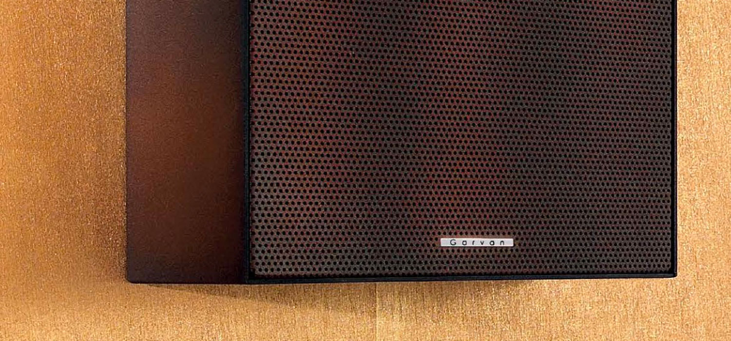 Expérience audio avec les enceintes murales LCR Garvan KW513