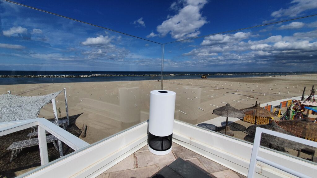 Diffusori da esterno in spiaggia