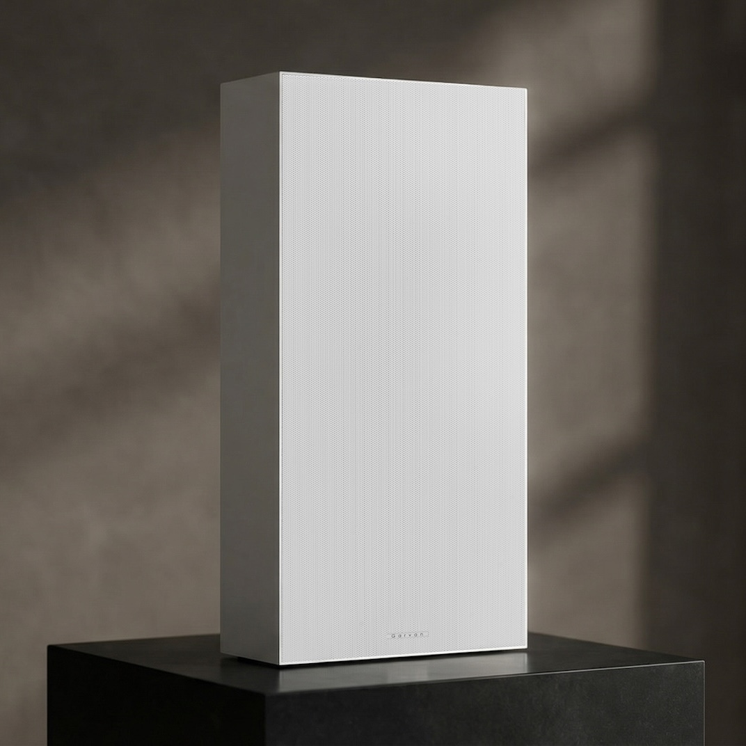 Red Garvan KB313 LCR bookshelf speaker