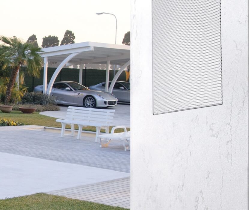 Wandbündiger KR16M Outdoor-Lautsprecher mit individueller Designabdeckung