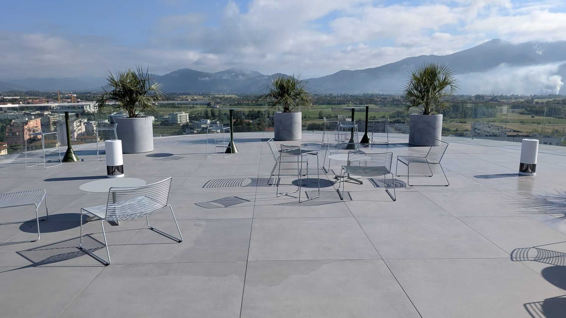 Panoramaterrasse des Torre Nord in Pisa mit Garvan Outdoor-Audiosystem